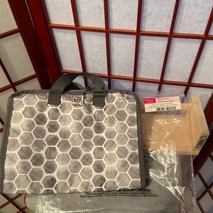 Brand new 31 foldup family organizer